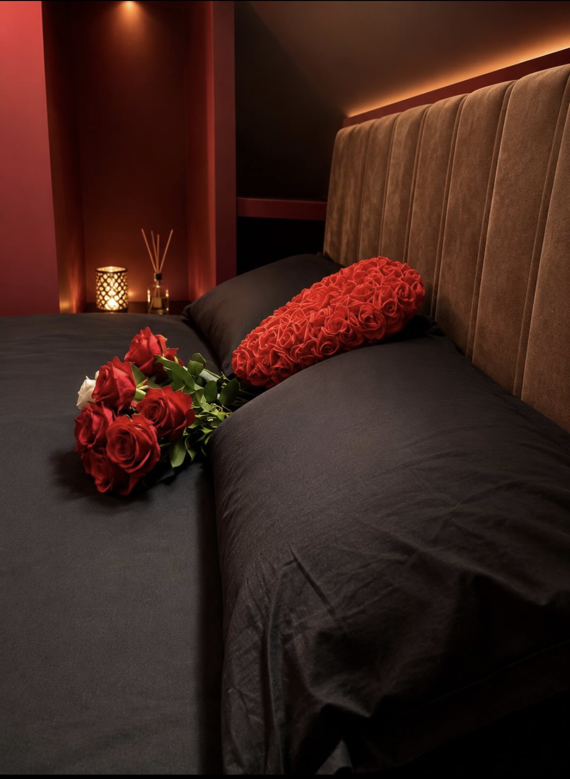 Lit décoré saint valentin lit décoré pour la saint valentin dans la love room de Hénin beaumont